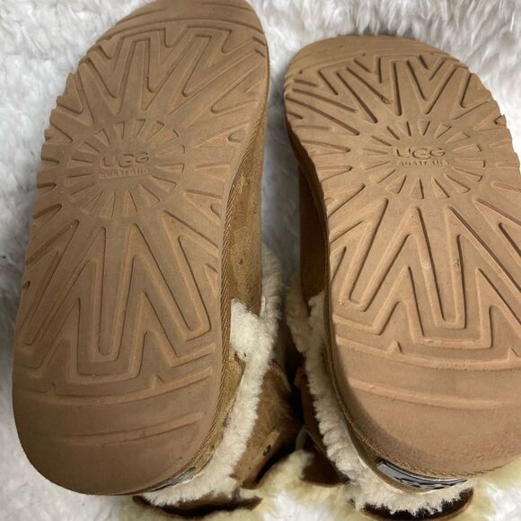 UGG Kids Aerin Short Boots.chestnut leather shearling sheepskin lining size4 - Picture 9 of 11